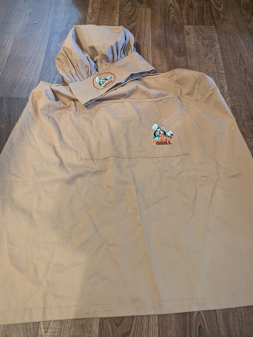 Disney Goofy King Of The Grill Chefs Hat And Apron Khaki One Size Embroidered